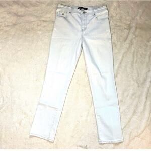 5/$25 Gloria Vanderbilt Light Wash High Rise Slim Leg Jeans Women’s Petite 8